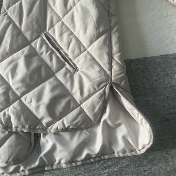 Old Navy lightweight collarless puffer jacket - natural/beige size L - Picture 4 of 7